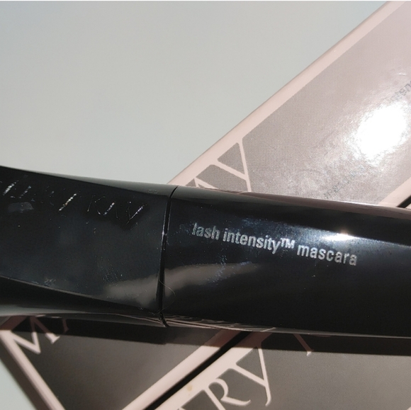 MaryKay💋Mascara Lash Intensity Black💋Maximizes LASHES💋New in Box💋 - Picture 5 of 7